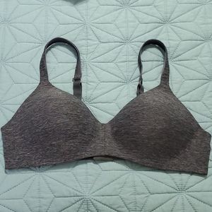 Hanes No wire Bra 40B